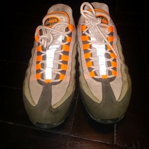 Mens size 9 Airmax 95s